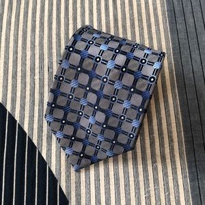 Blue grey pattered neck tie